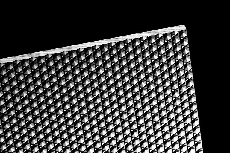 Plaque BWF diamondPRISM® pour un contrôle optimisé de la lumière