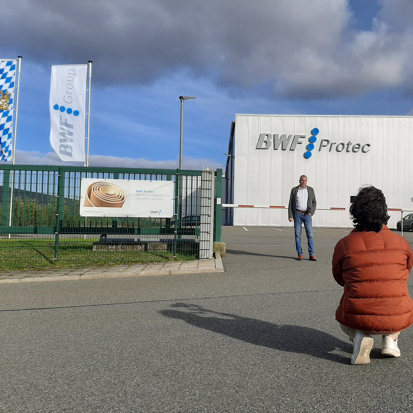 In front of the BWF Protec factory in Hof-Gattendorf – video shoot