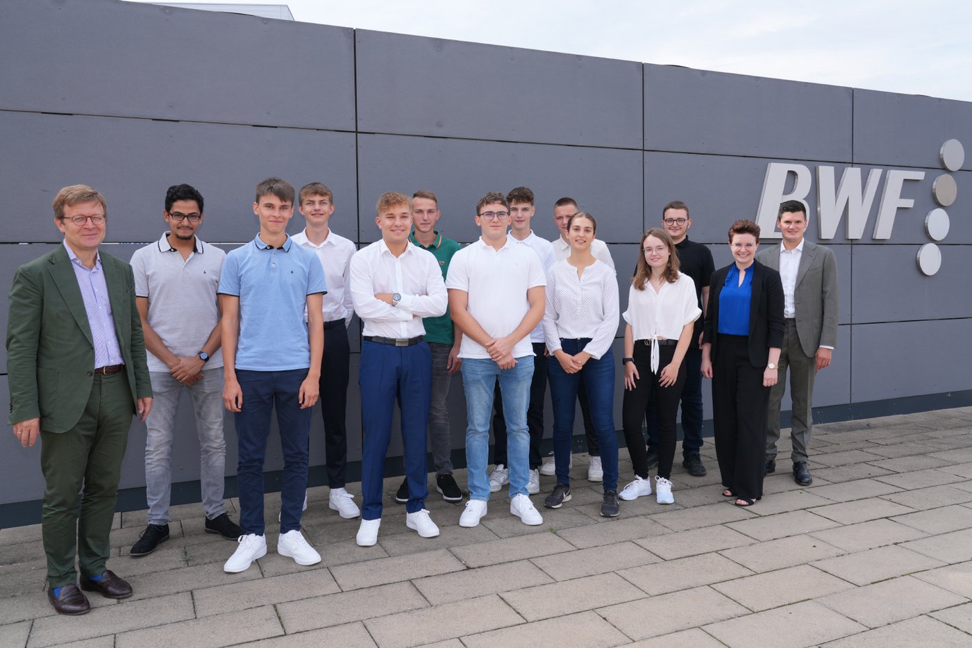 Die neuen Azubis und Studierenden der BWF Group